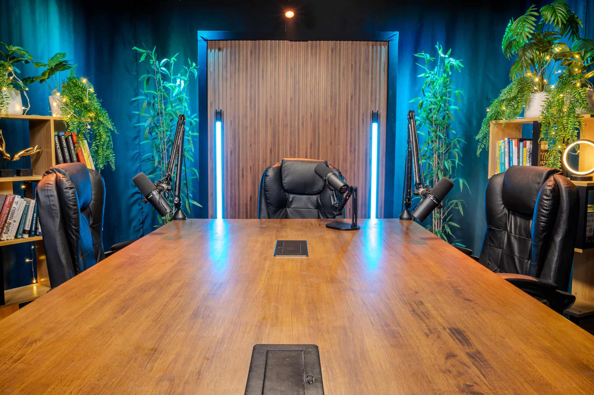 Podcast studio in Sukhumvit, Bangkok with professional recording equipment and cozy decor High-quality podcast recording studio in Bangkok's Sukhumvit with soundproof rooms and modern amenities.